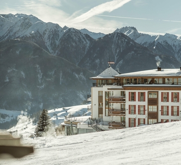 Einladung zu einem luxuriösen Ausflug ins Herzen von Österreich: Erlebe das Schlosshotel und den Beef Club Fiss